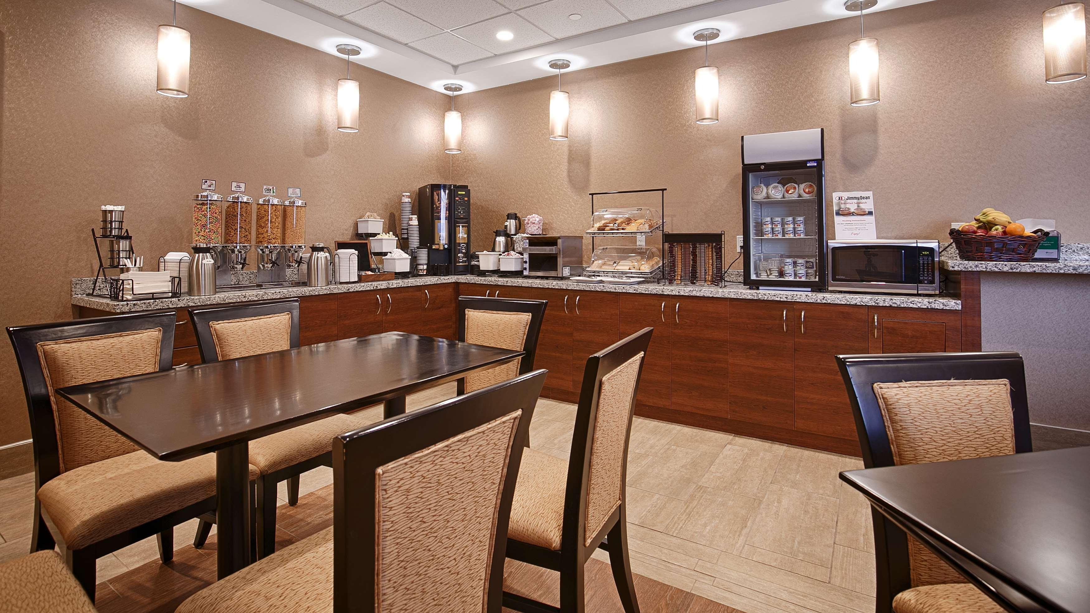 Best Western Plus Fergus Hotel Exterior foto