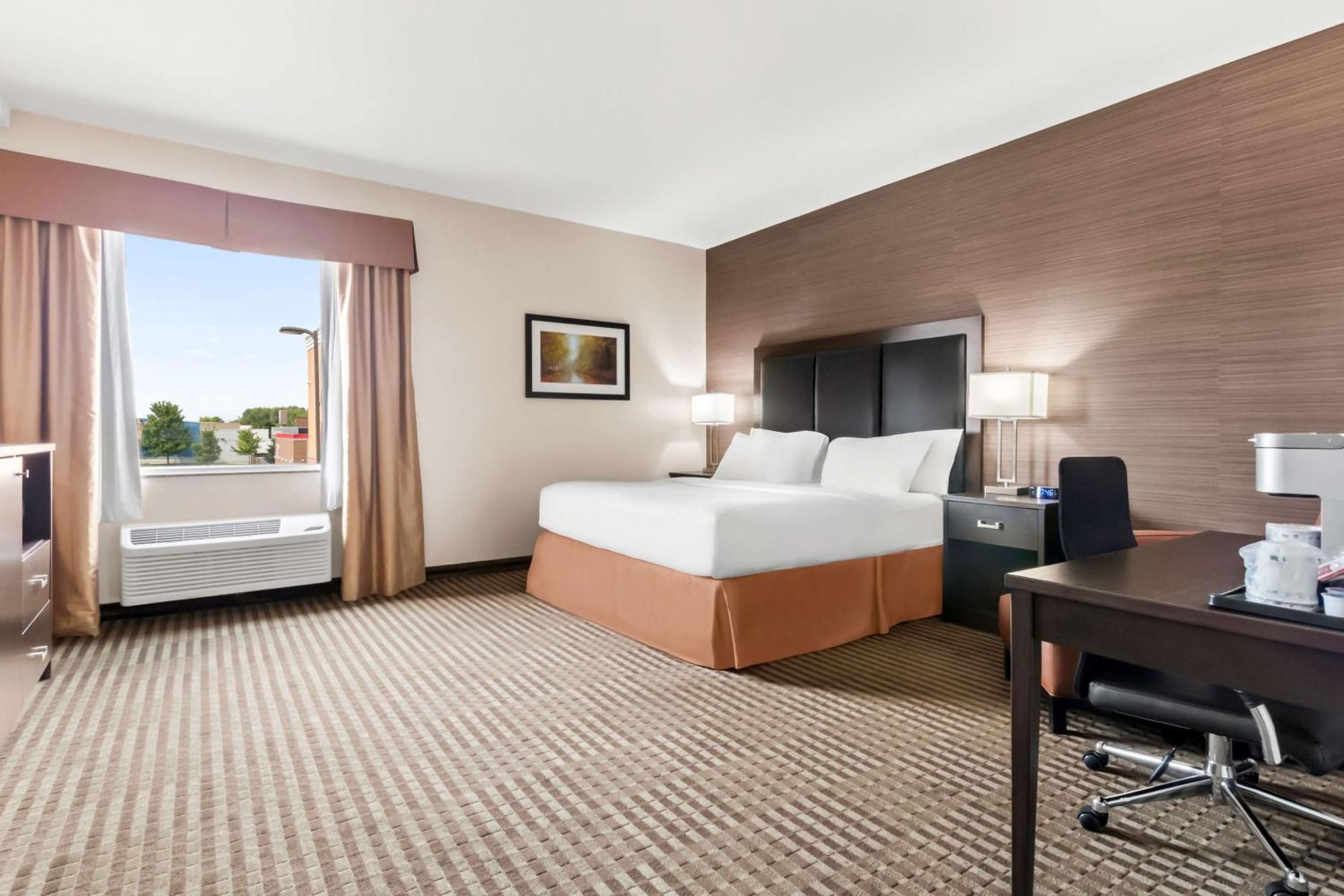 Best Western Plus Fergus Hotel Exterior foto
