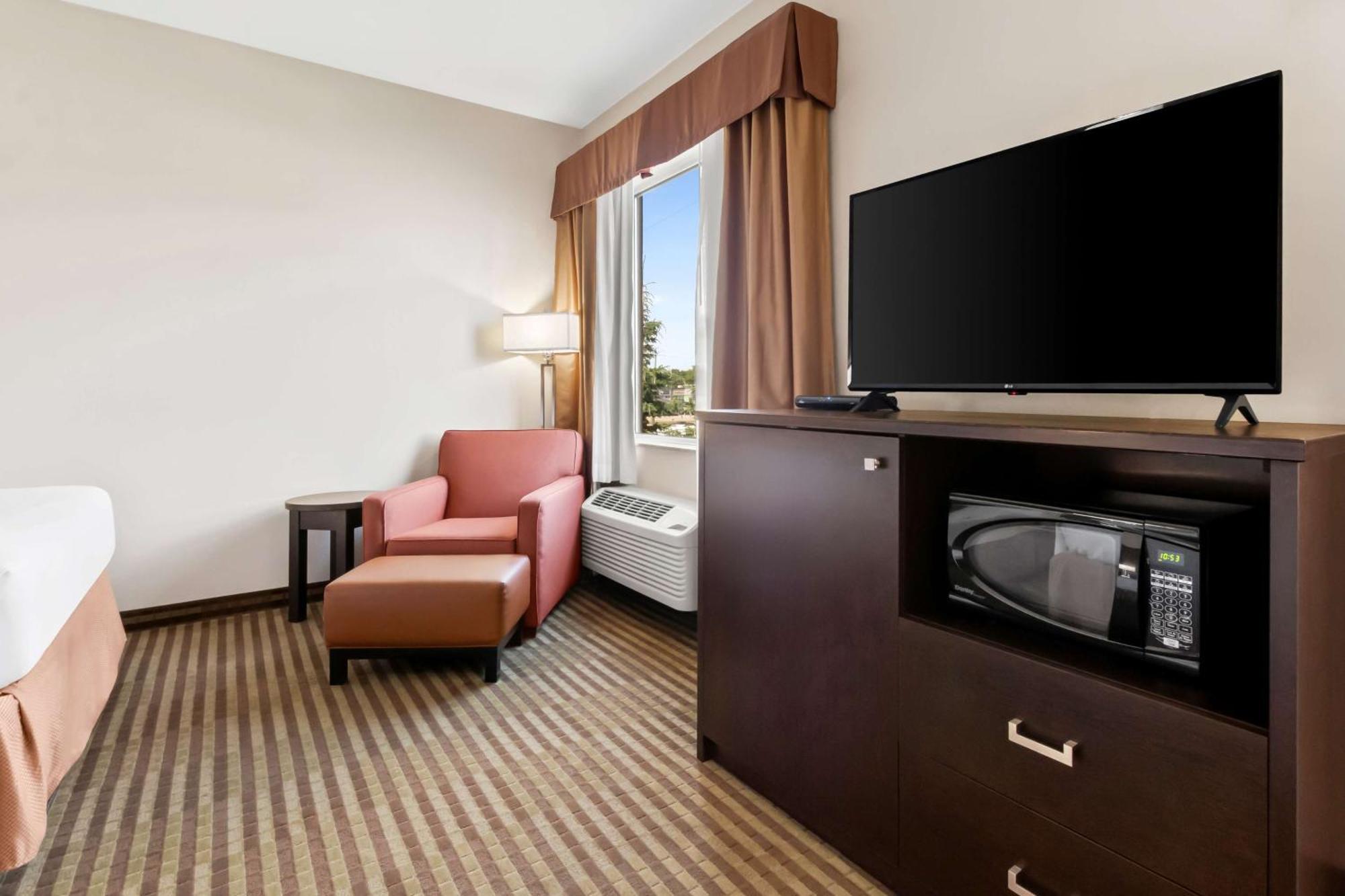 Best Western Plus Fergus Hotel Exterior foto